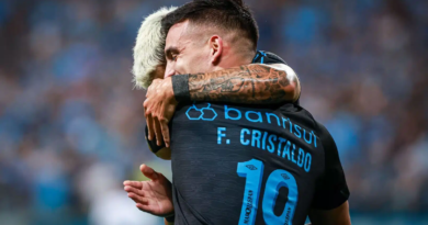 Grêmio vence apatia inicial, confirma vaga na Libertadores e rebaixa o Goiás