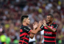 Flamengo volta a passar aperto, mas vence o São Paulo e lidera o Brasileirão